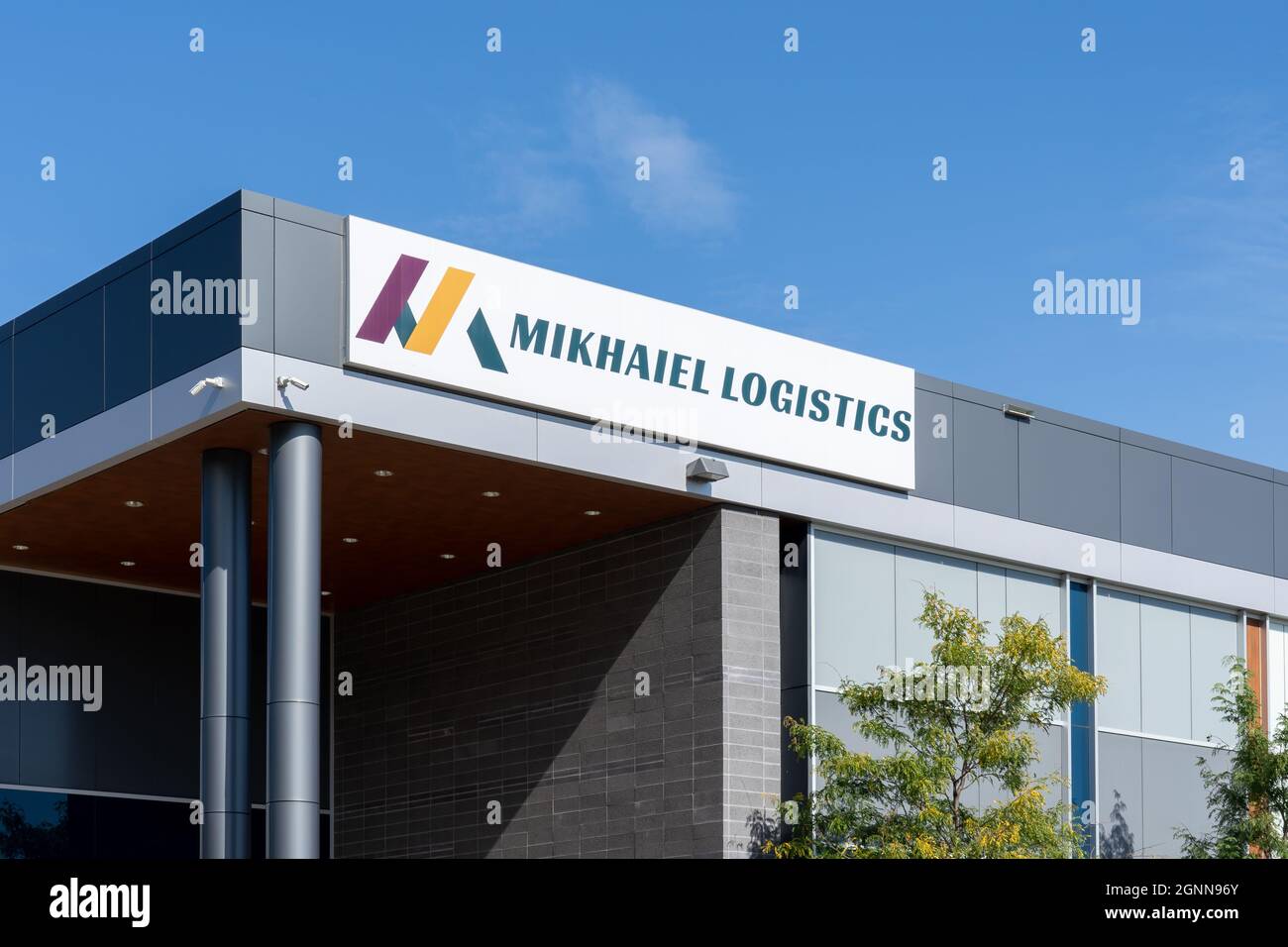Oakville, ON, Canada - 21 settembre 2021: Mikhaiel Logistics Office building in Oakville, ON, Canada. Foto Stock