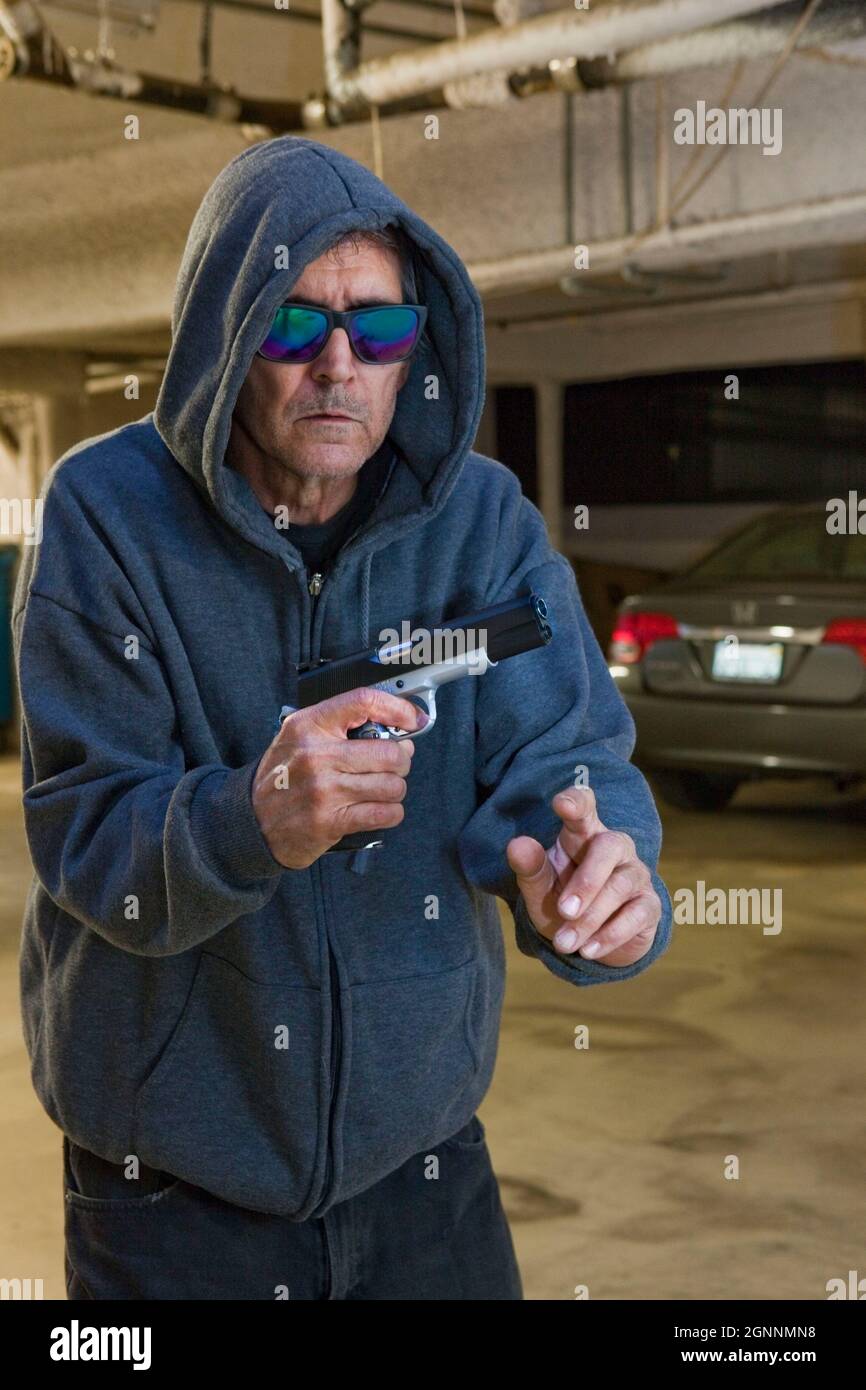 Mugger w pistol carport 8 MR - modello rilasciato Foto Stock