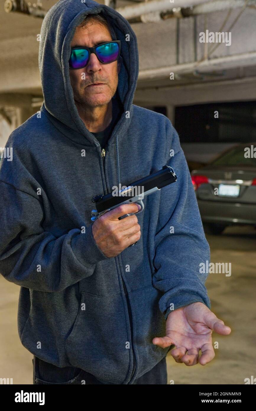 Mugger w pistol carport 9 MR - modello rilasciato Foto Stock