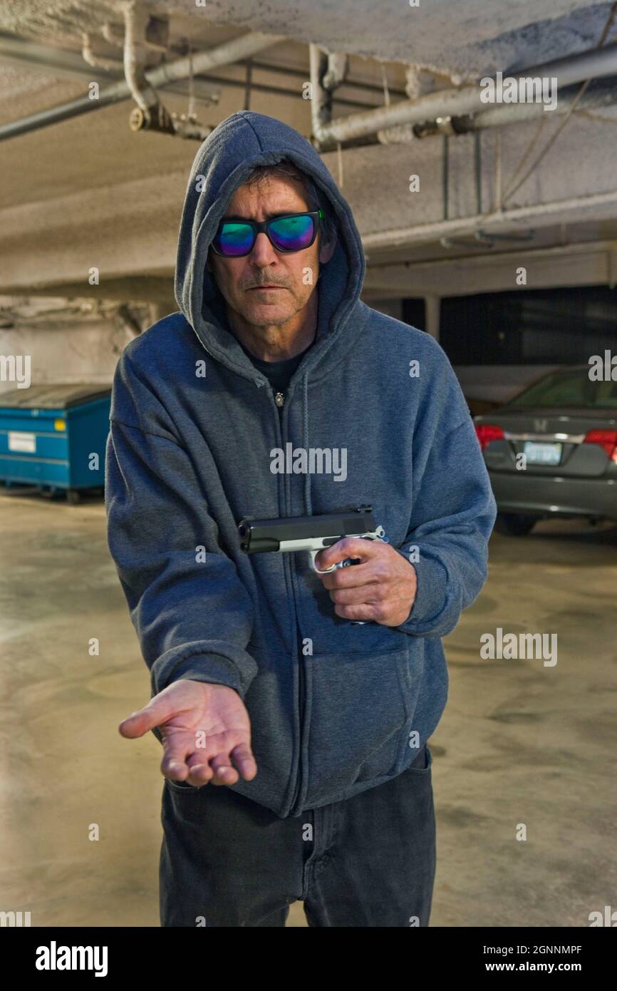 Mugger w pistol carport 10 MR - modello rilasciato Foto Stock