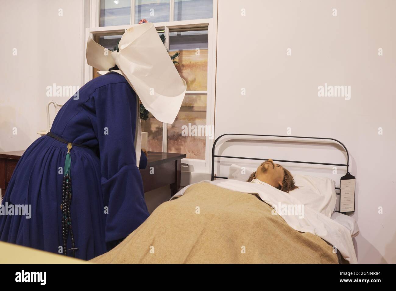 Un infermiere effettua il check-in di un paziente in un ospedale. Al National Civil War Medicine Museum di Frederick, Maryland. Foto Stock