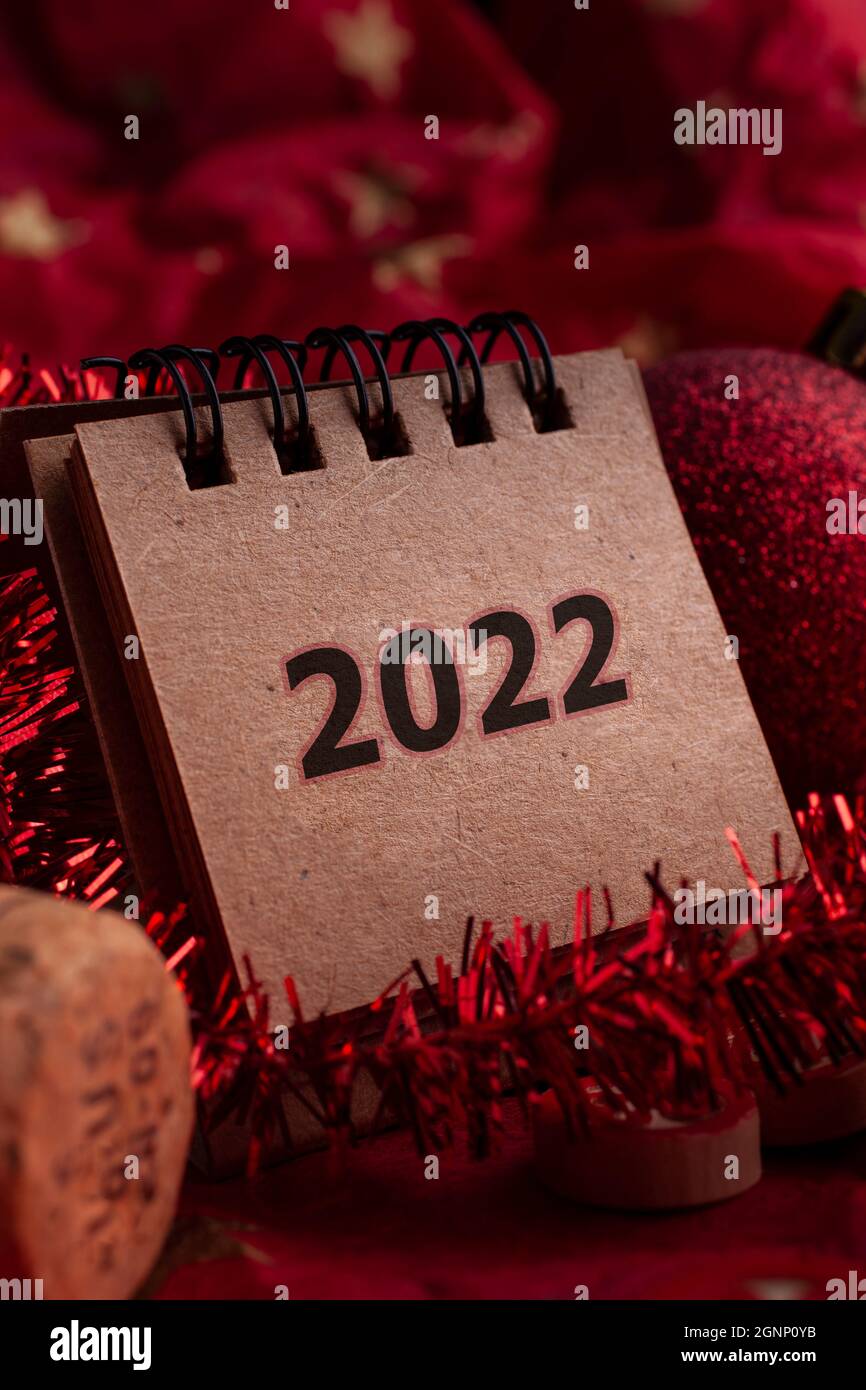 Calendario 2022 e decorazione di natale - concetto di Capodanno Foto Stock