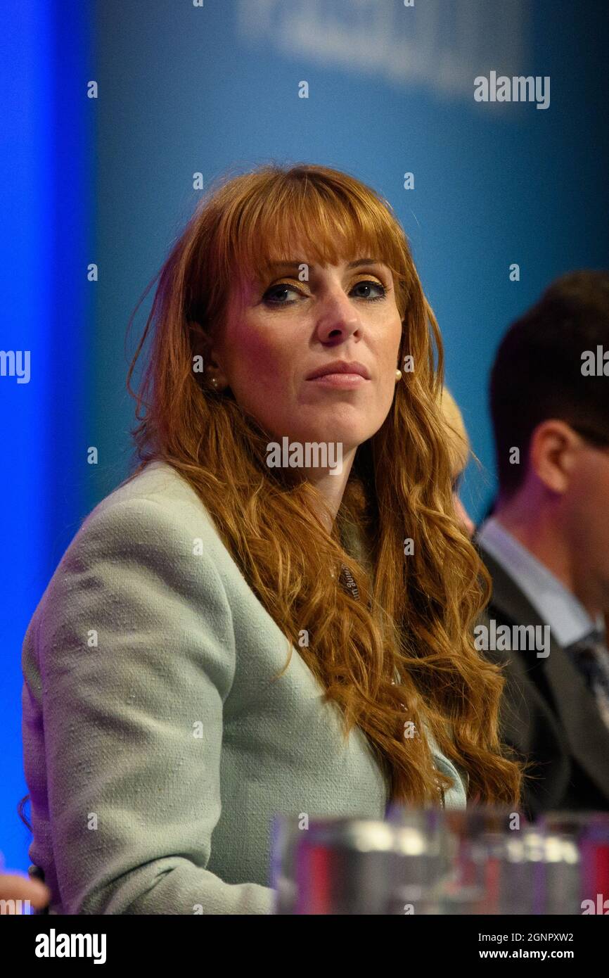 Brighton, Regno Unito. 27 settembre 2021. Il vice leader del partito laburista Angela Rayner ha illustrato la Conferenza del Partito laburista del 2021 a Brighton. Data foto: Lunedì 27 settembre 2021. Il credito fotografico dovrebbe essere: Matt Crossick/Empics/Alamy Live News Foto Stock