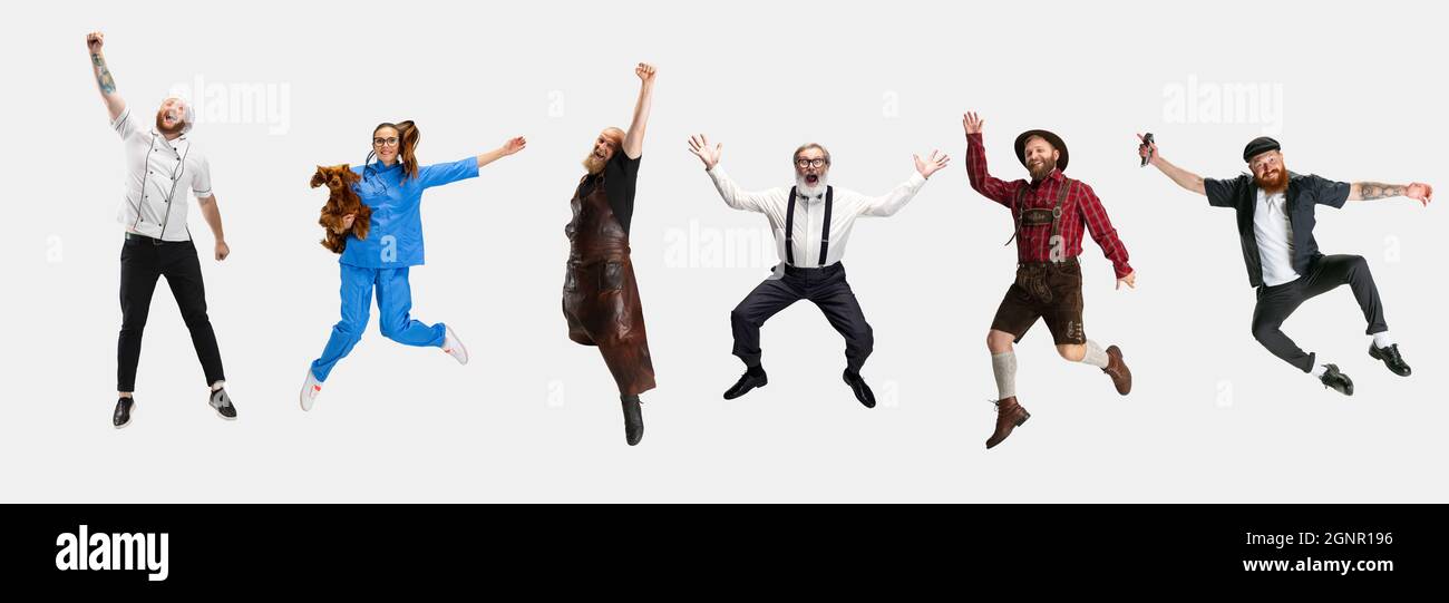 Collage di persone felici, professore, veterinario, barbiere, smith e chef saltare isolato su sfondo bianco studio. Volantino orizzontale, collage Foto Stock