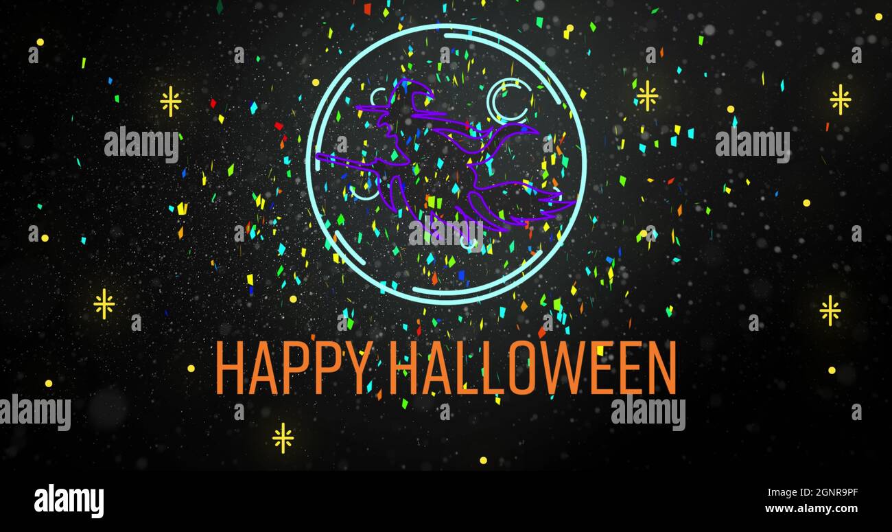 Immagine del testo happy halloween con la strega neon sulla scopa e confetti su sfondo nero Foto Stock