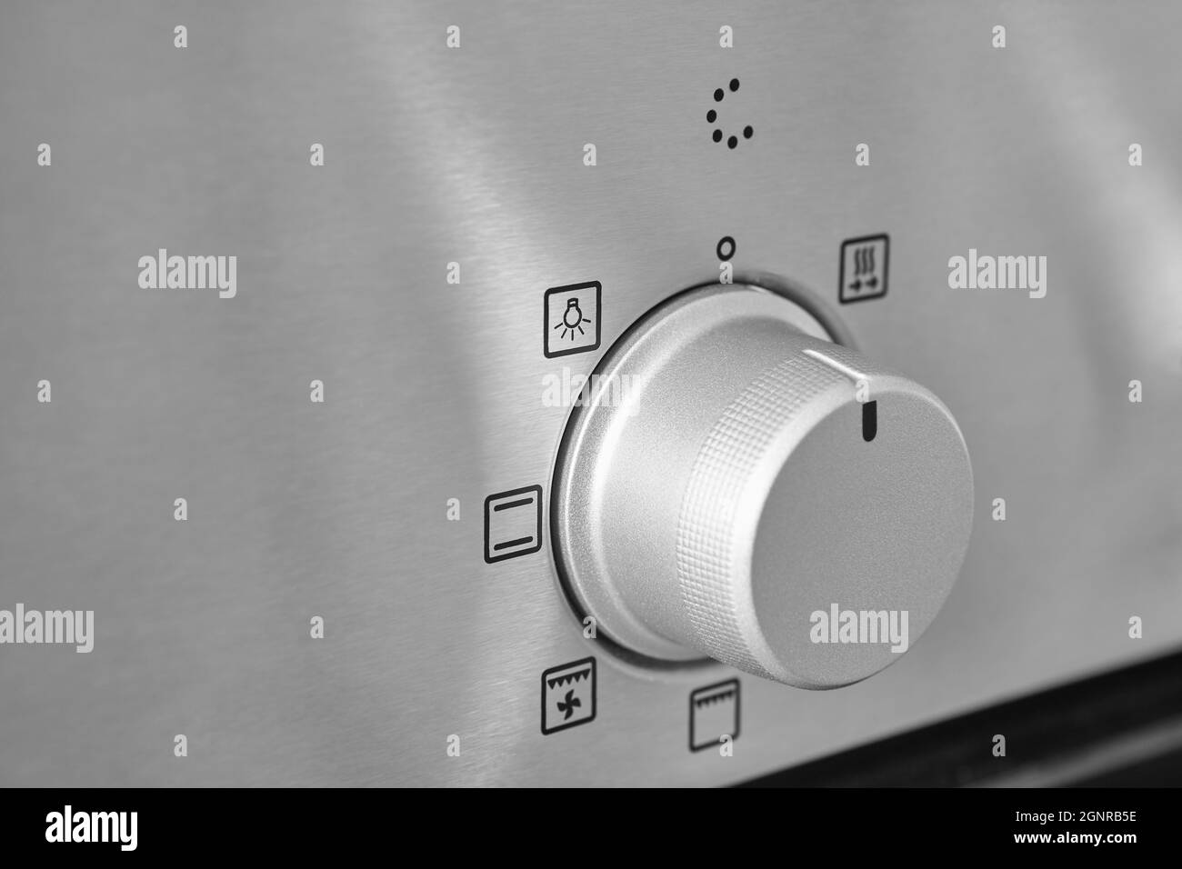 Manopola di regolazione della temperatura di cottura del forno. Dettaglio  del pannello dell'attrezzatura da cucina. Piano cottura Foto stock - Alamy