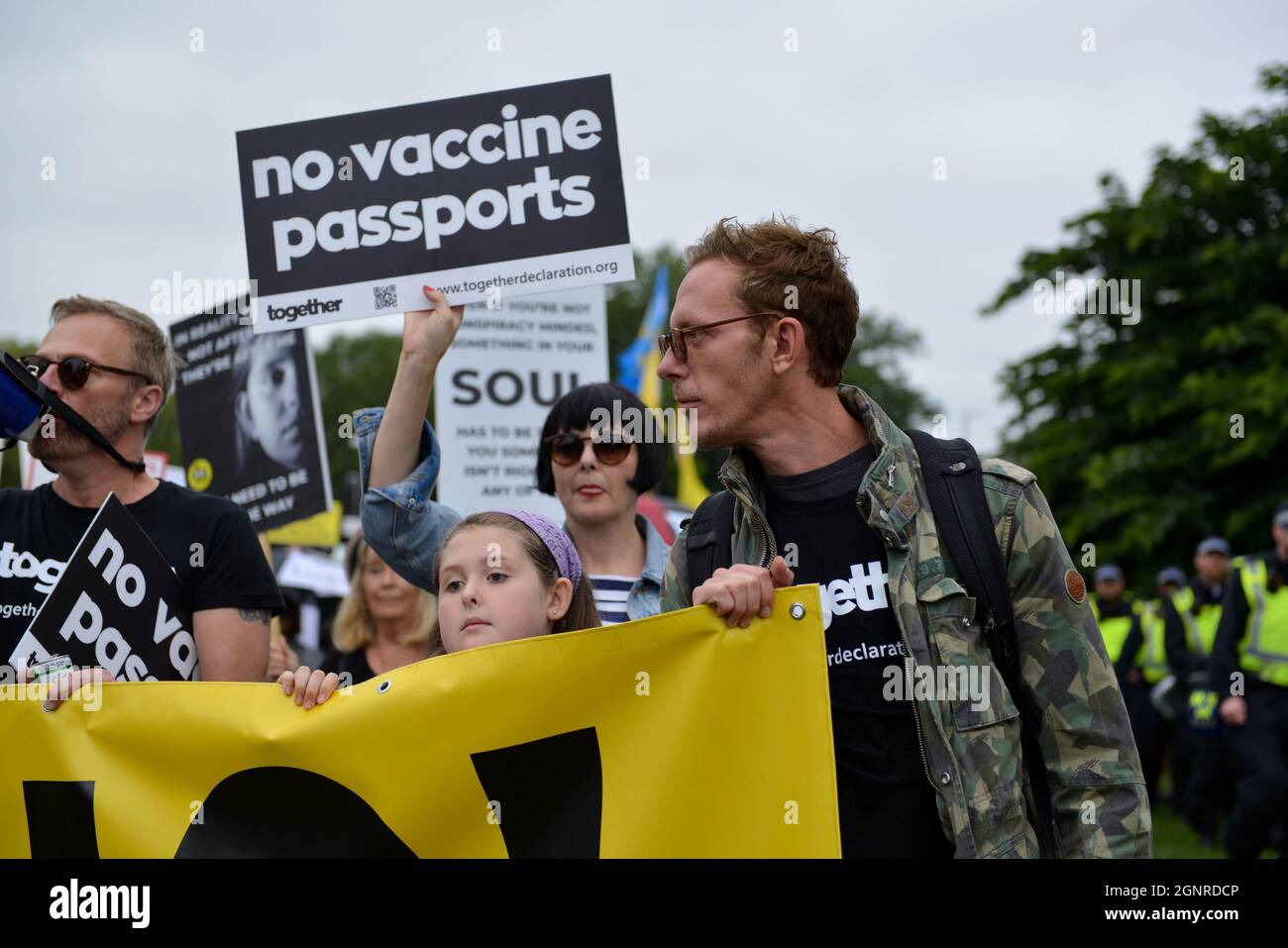 Attore britannico, Laurence Fox visto durante la dimostrazione di No Vaccine Passports. Foto Stock