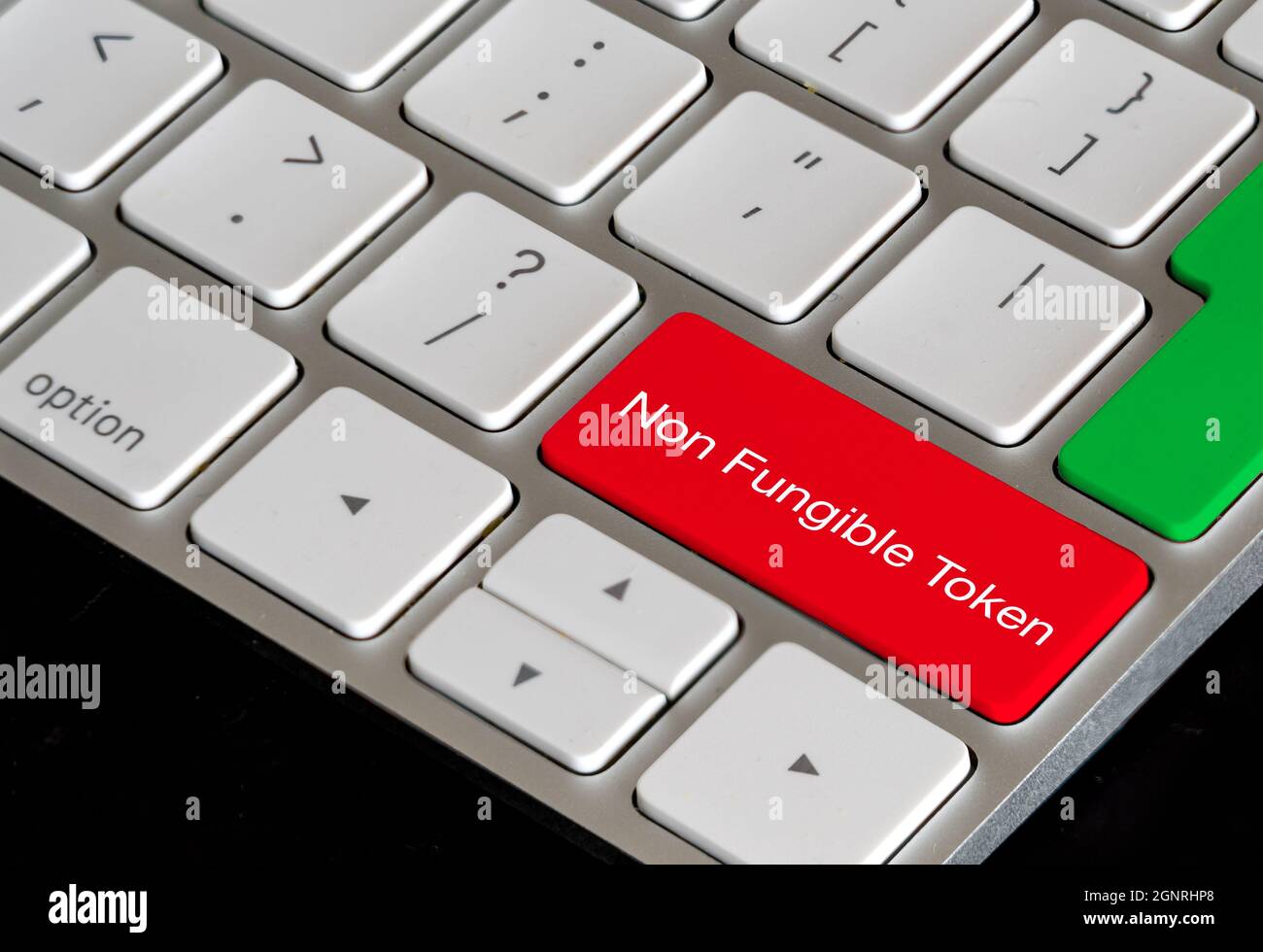 Tasto NFT Concept non fungibile sulla tastiera di un computer isolato Foto Stock