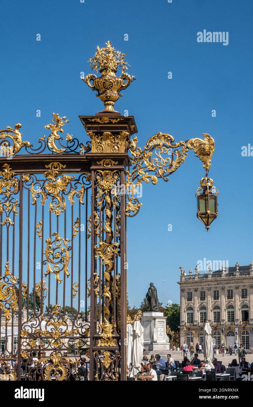 Place Stanislas, Goldenes Tor, Laterne, Nancy, Lothringen, Frankreich, Europa Foto Stock
