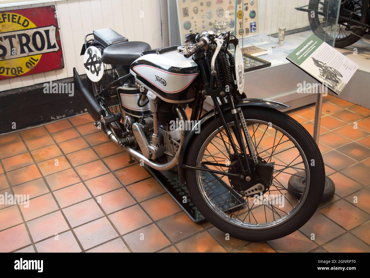 Norton International 350cc, 1933 Motorcycle, Brooklands Museum, Weybridge, Surrey, Inghilterra Foto Stock