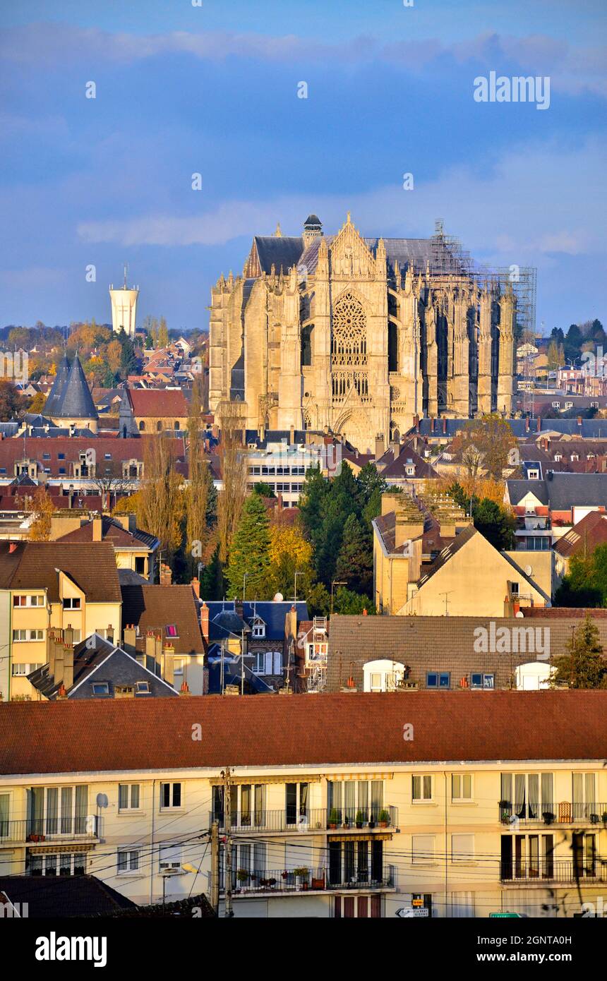 Francia, Oise (60), Beauvais, la cathédrale Saint-Pierre de Beauvais construite entre le XIIIe et le XVIe siècle possède le Plus haut coeur au monde (4 Foto Stock