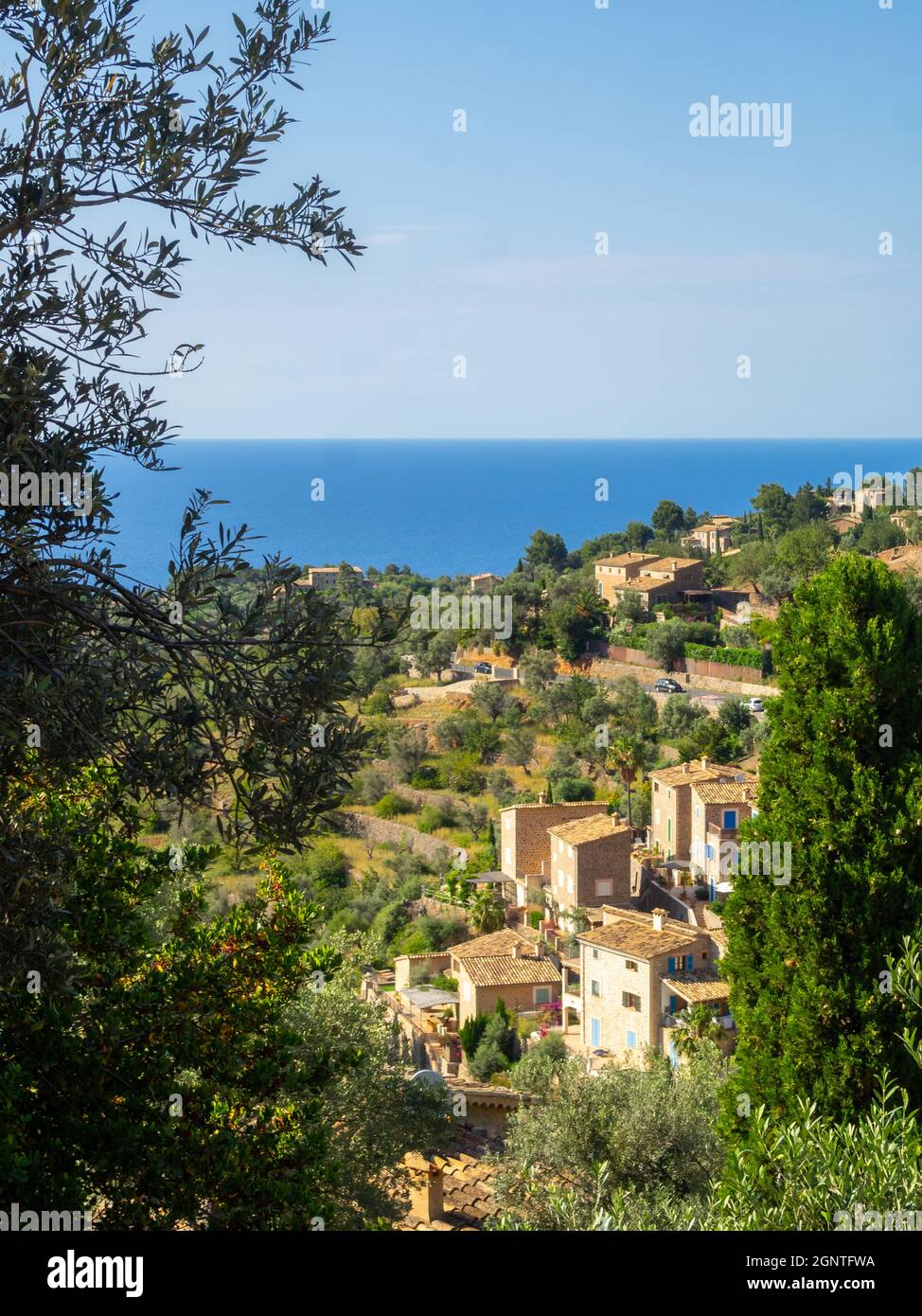 Deià tra le montagne e il mare, Maiorca Foto Stock