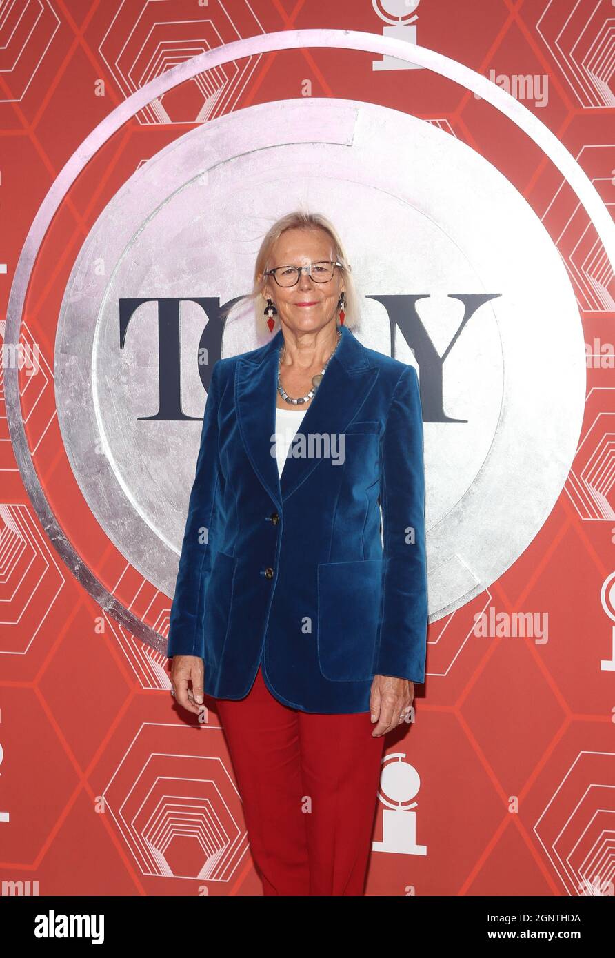 New York, Stati Uniti. 27 settembre 2021. Phyllida Lloyd partecipa al 74th Tony Awards-Broadway's Back! Arrivi al Winter Garden Theatre di New York, NY, il 26 settembre 2021. (Foto di Udo Salters/Sipa USA) Credit: Sipa USA/Alamy Live News Foto Stock