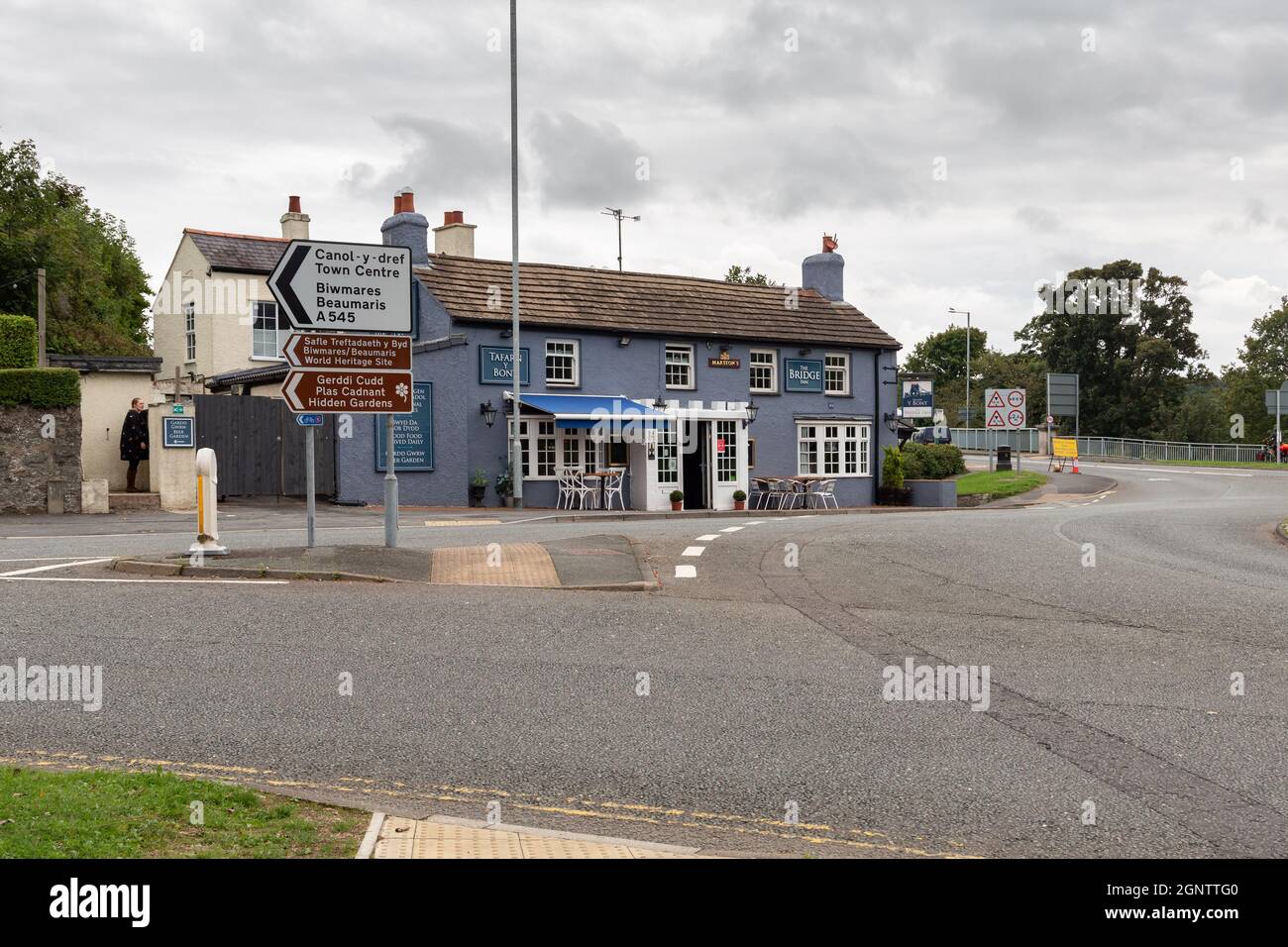 Menai Bridge, Galles: The Bridge Inn (Tafarn Y Bont), pub e ristorante, Telford Road, Anglesey. Foto Stock