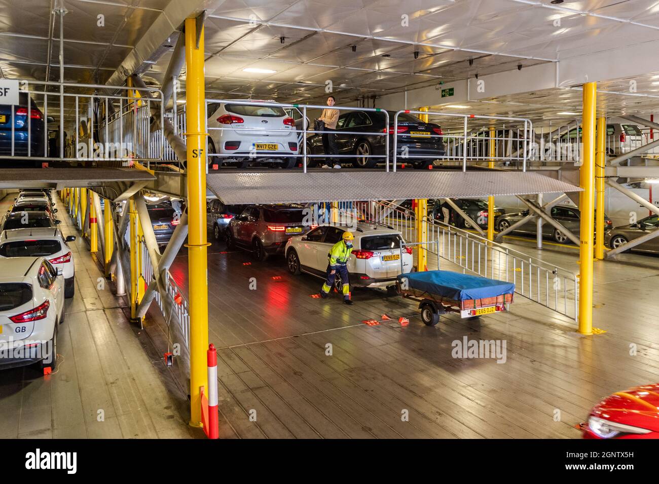 Ponte auto di Irish Ferries traghetto ad alta velocità Dublin Swift. Foto Stock