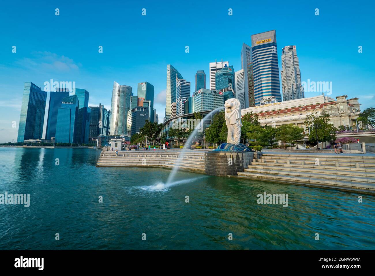 Città di Singapore alla luce del mattino, la statua del Merlion Foto Stock