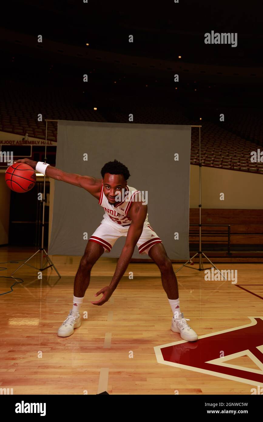 Bloomington, Stati Uniti. 27 settembre 2021. Il giocatore di pallacanestro dell'Indiana University Tamar Bates (53) si pone per un ritratto durante la giornata mediatica della squadra alla Simon Skjodt Assembly Hall di Bloomington. Credit: SOPA Images Limited/Alamy Live News Foto Stock