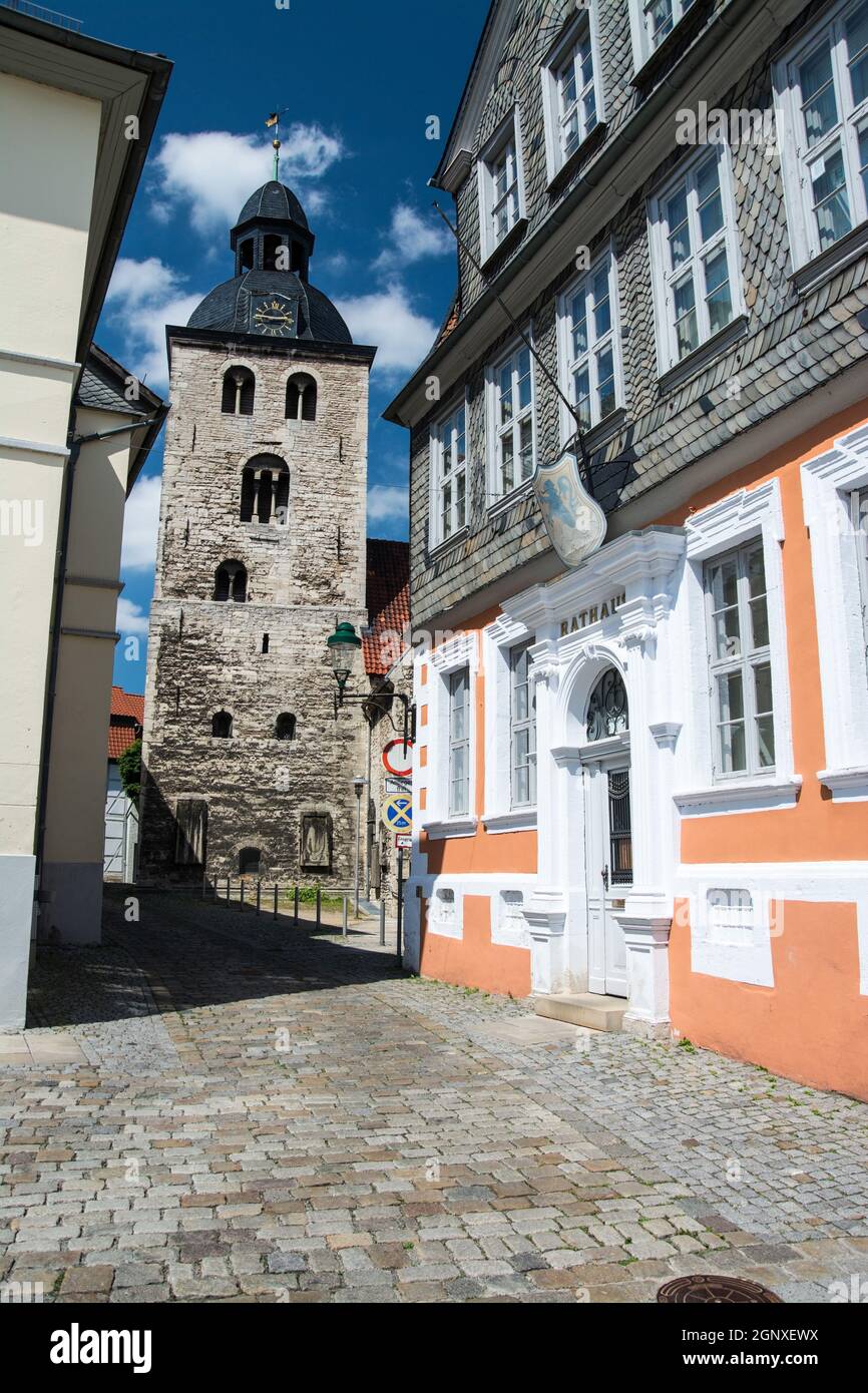 La chiesa cittadina di San Sebastiano e Paolo a Koenigslutter al Elm è stata fondata nel 12 ° secolo. Foto Stock