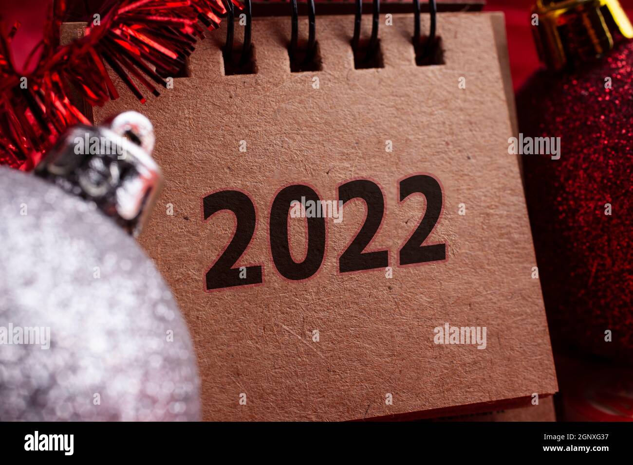 Calendario 2022 e decorazione di natale - concetto di Capodanno Foto Stock