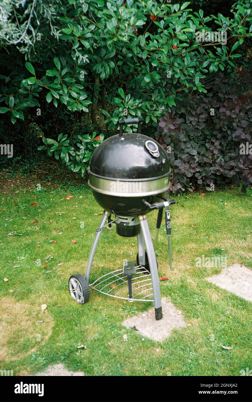 Kettle barbecue, Medstead, Hampshire, Inghilterra, Regno Unito. Foto Stock