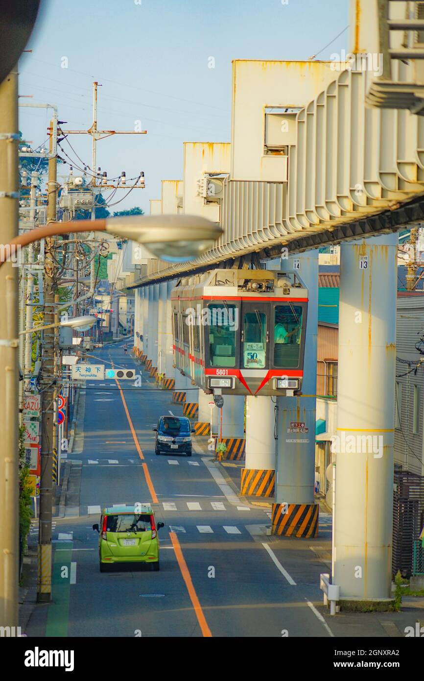 Tetti di Shonan Monorail e Ofuna. Luogo di tiro: Kamakura, Prefettura di Kanagawa Foto Stock