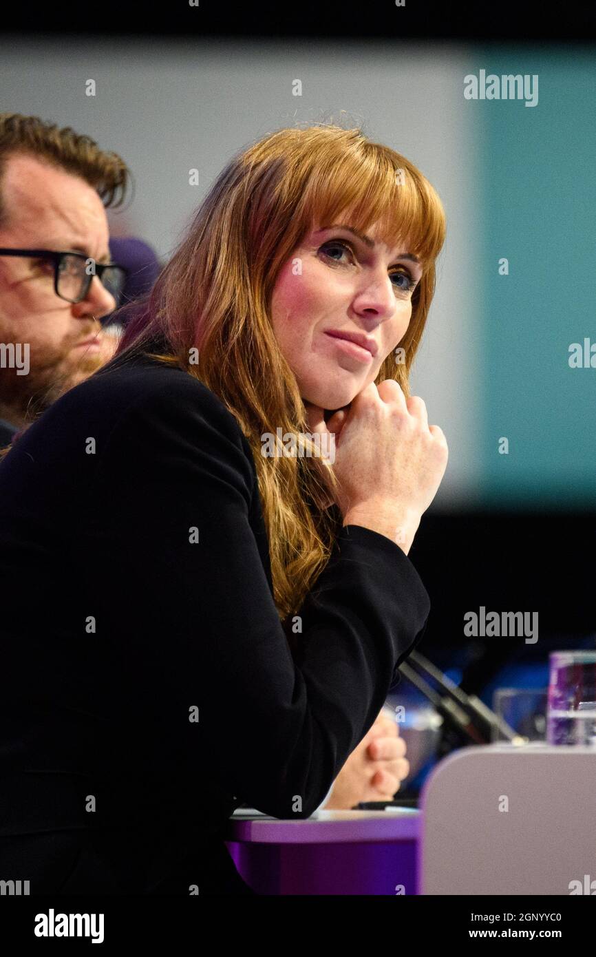 Brighton, Regno Unito. 28 settembre 2021. Angela Rayner, vice leader del Partito Laburista, durante la Conferenza del Partito Laburista del 2021 a Brighton. Data foto: Martedì 28 settembre 2021. Il credito fotografico dovrebbe essere: Matt Crossick/Empics/Alamy Live News Foto Stock