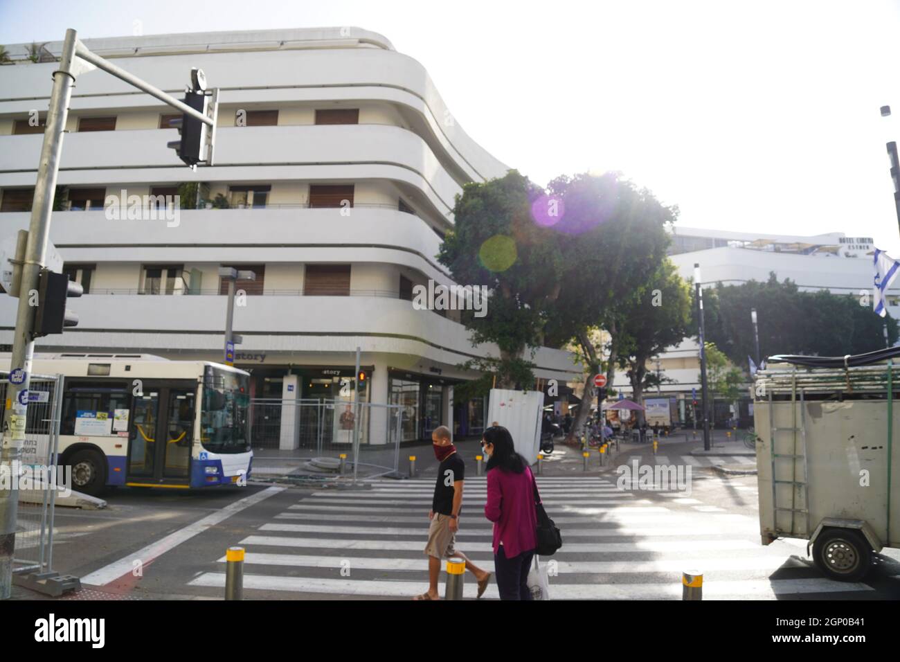 Bauhaus Architecture al Dizengoff 94, Tel Aviv White City. La Città Bianca si riferisce ad una collezione di oltre 4,000 edifici costruiti nel Bauhaus o Inter Foto Stock