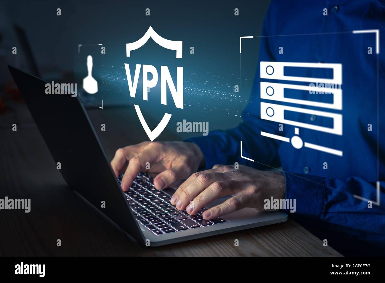 Concetto di connessione protetta VPN. Persona che utilizza la tecnologia Virtual Private Network sul computer portatile per creare un tunnel crittografato sul server remoto su Inter Foto Stock