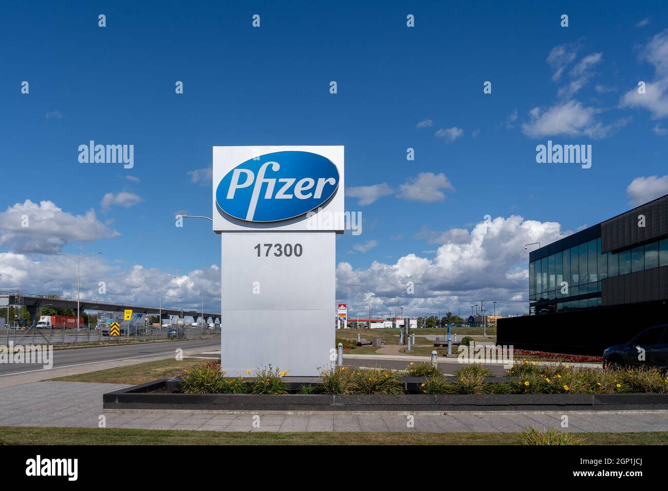 Kirkland, Quebec, Canada - 3 settembre 2021: Sede centrale di Pfizer Canada a Kirkland, Quebec, Canada. Foto Stock