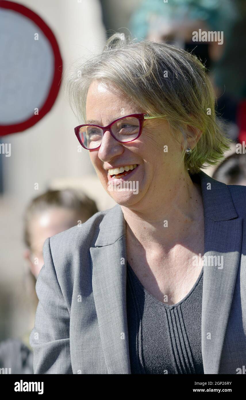 La baronessa Natalie Bennett, ex leader del Partito Verde d'Inghilterra e Galles, in Parlamento Squarem settembre 2021 ad un venerdì per il futuro ambientale Foto Stock