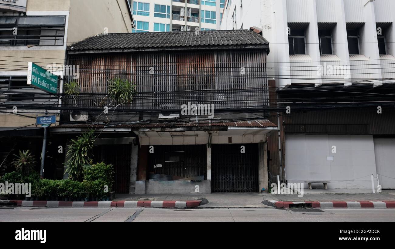 Edificio storico in legno Bangkok Thailandia Foto Stock