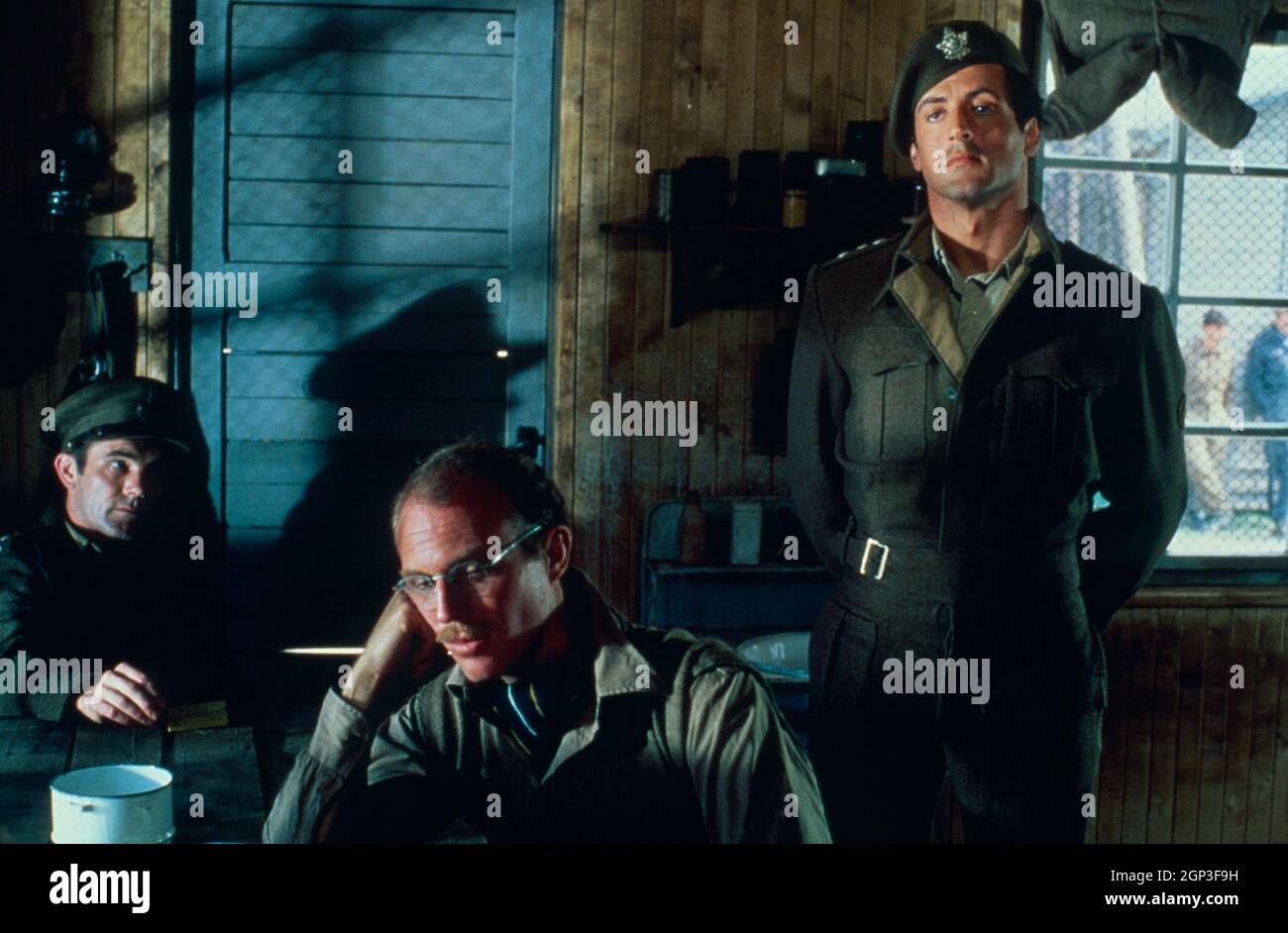 VITTORIA, da sinistra: Maurice Roeves, Tim Pigott-Smith, Sylvester Stallone, 1981. tel: © Paramount / Courtesy Everett Collection Foto Stock