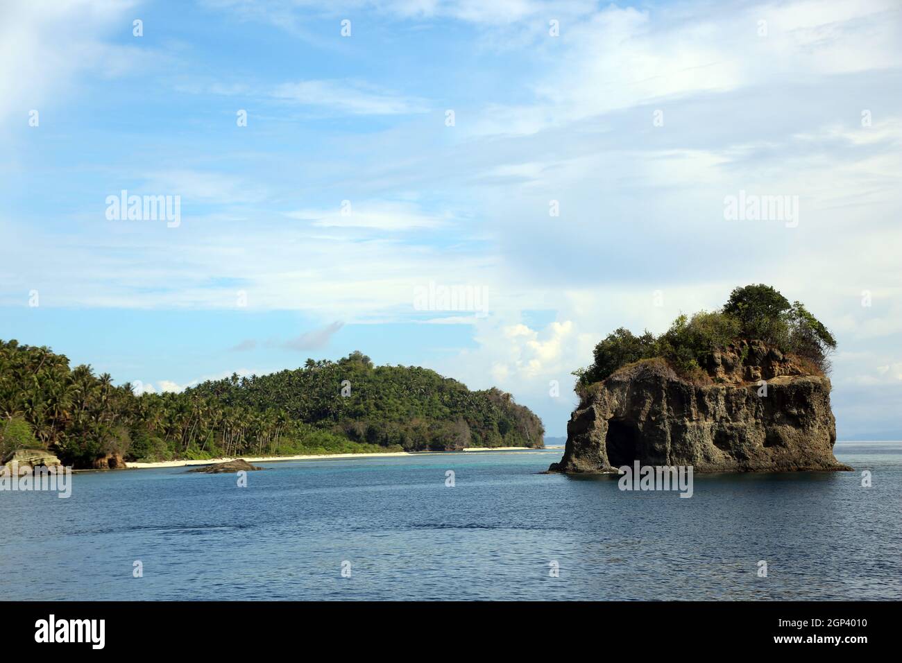 Felsen vor der Insel Siko, Nord-Molukken, Halmahera, Indonesien Foto Stock