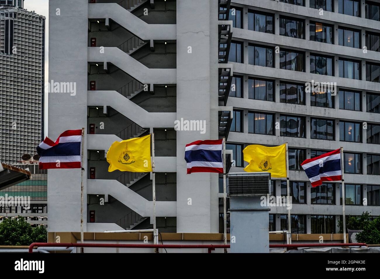 Thailandia Bangkok skyline e cielo nuvoloso. Luogo di tiro: Bangkok, Thailandia Foto Stock