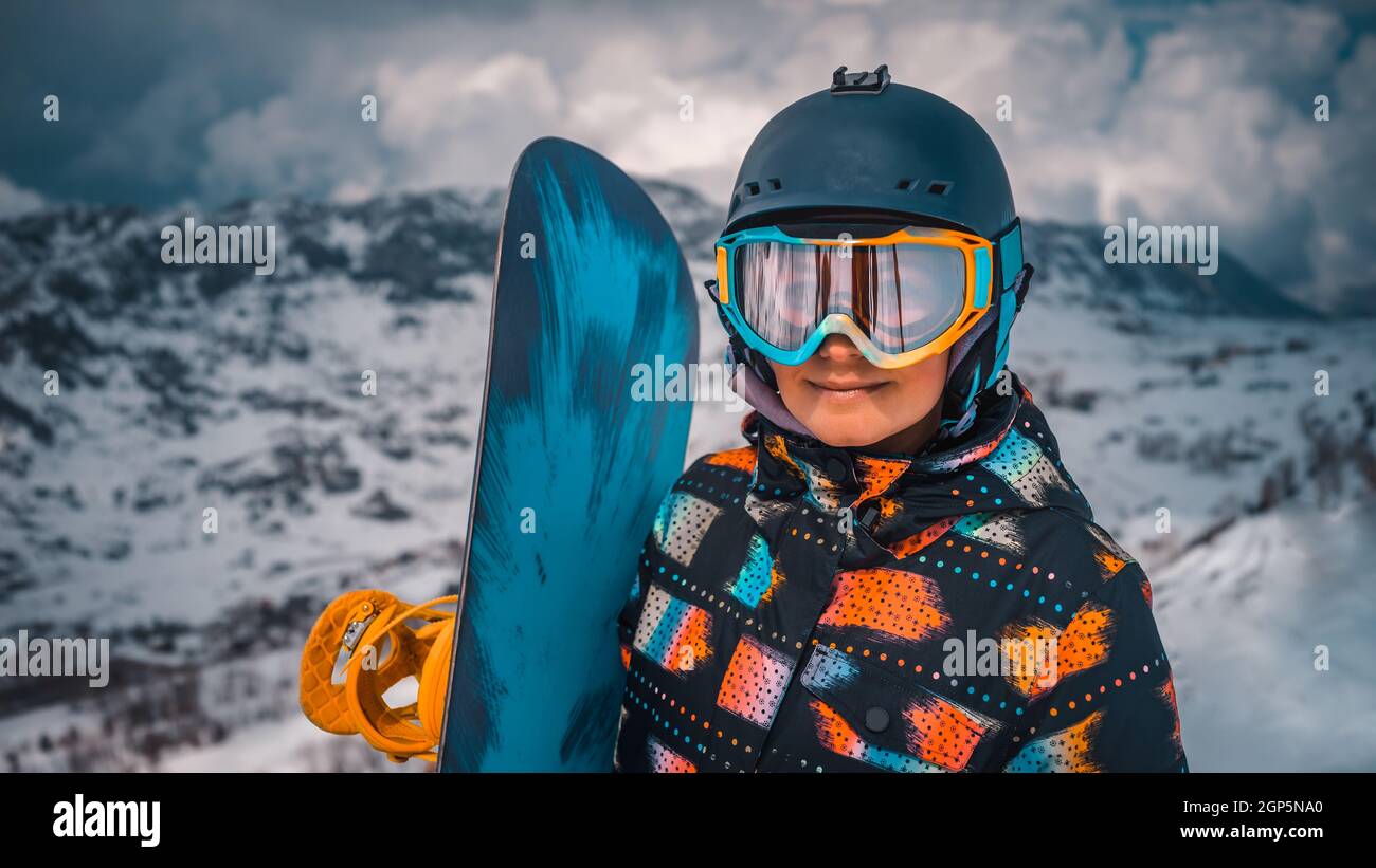 Snowboard outfit immagini e fotografie stock ad alta risoluzione - Alamy