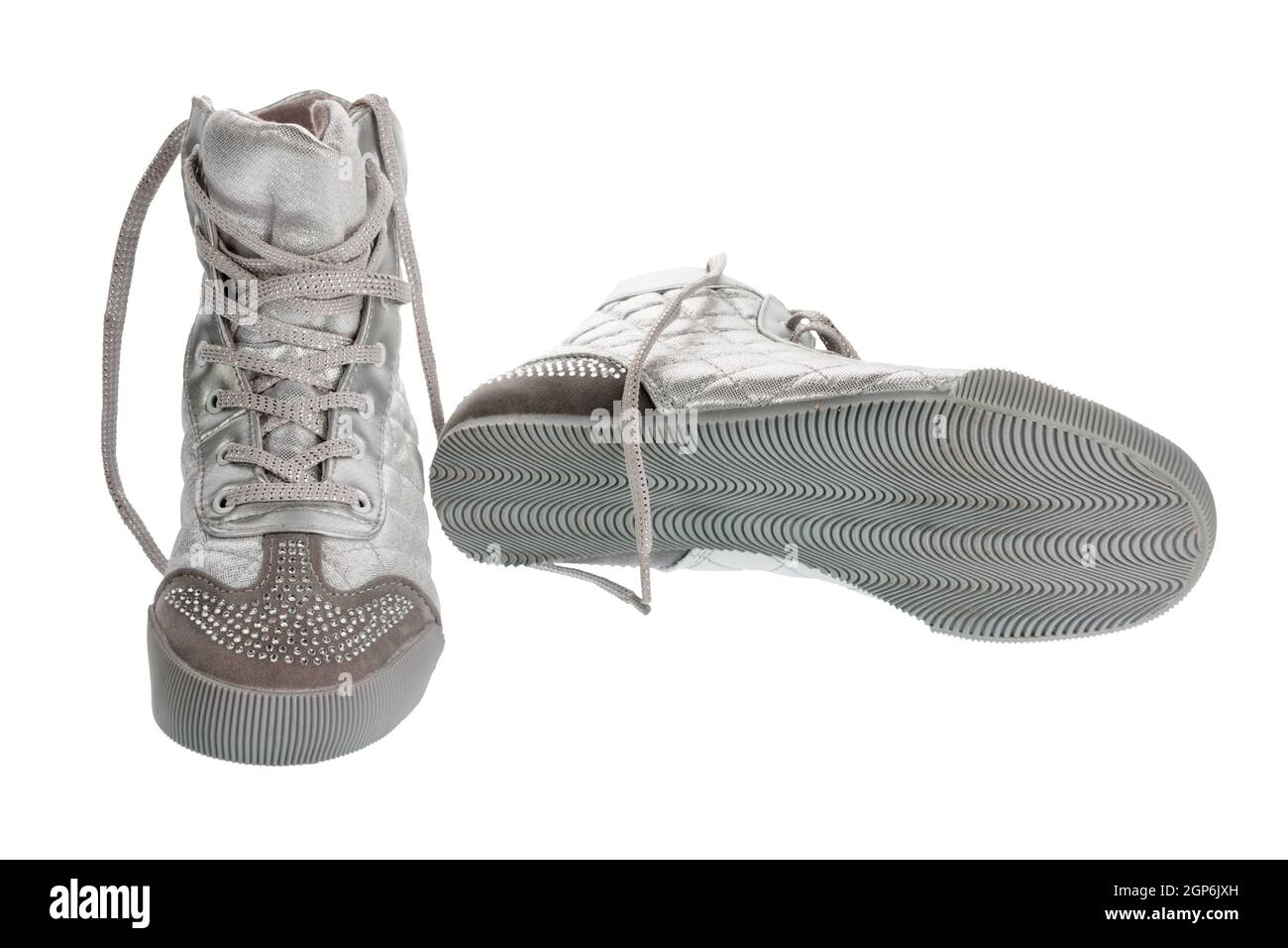 Scarpe da ginnastica Silver SPORTS in strass, isolate su sfondo bianco Foto Stock