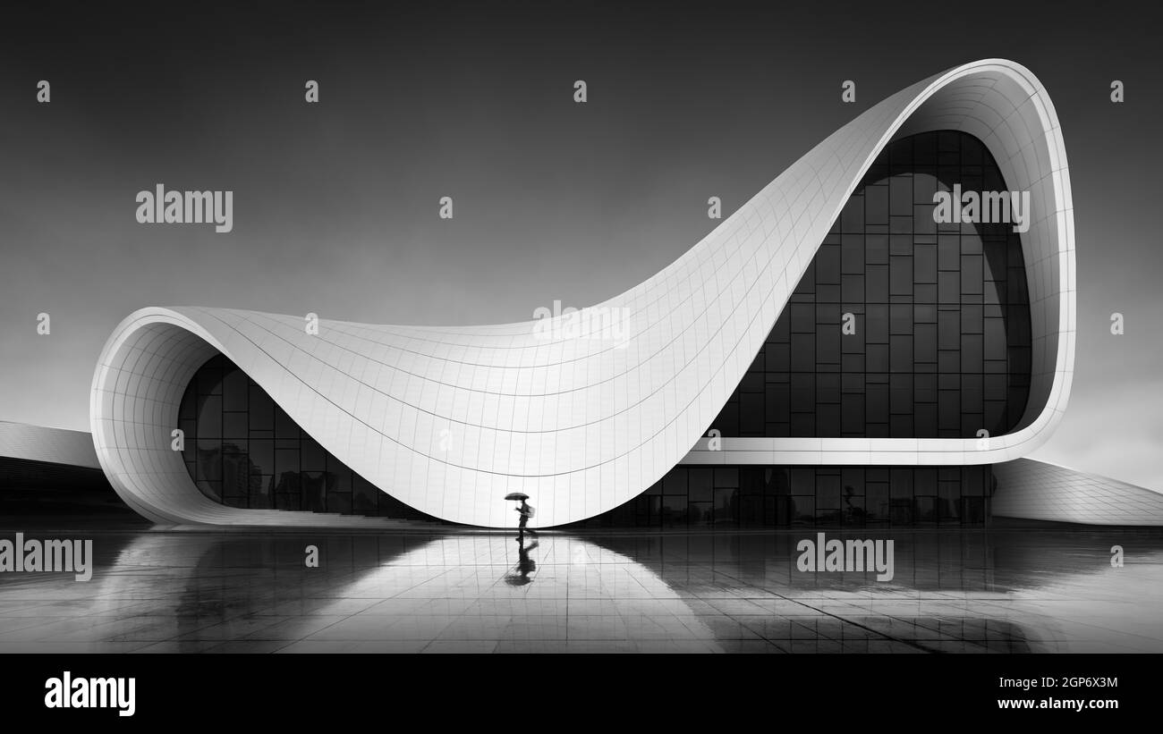 Riflesso delle forme moderne e dell'architettura organica del Centro Heydar Aliyev, Baku, Azerbaijan Foto Stock