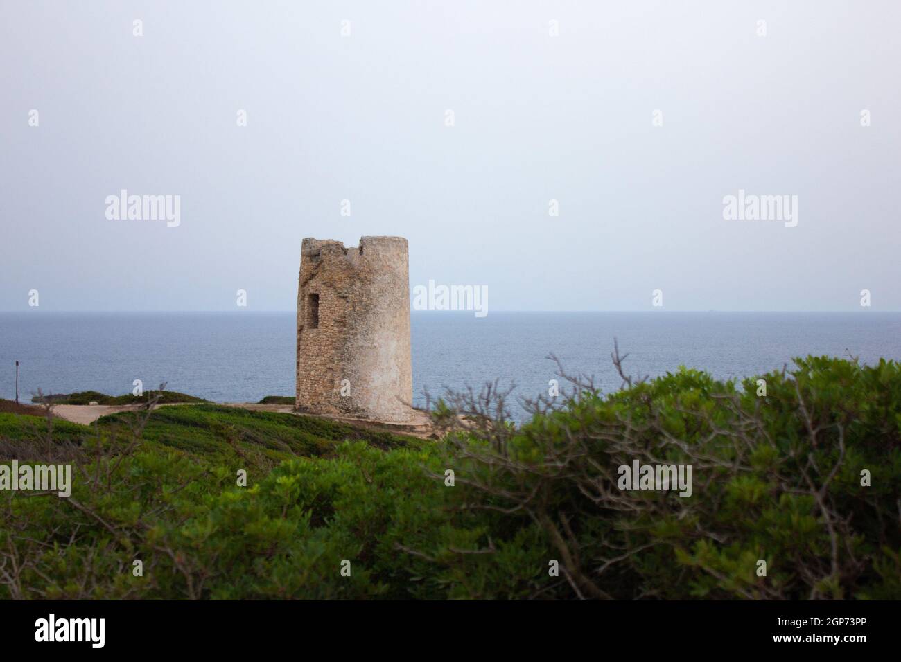 Vista sulla torre di Capo Mannu in Sardegna Foto Stock