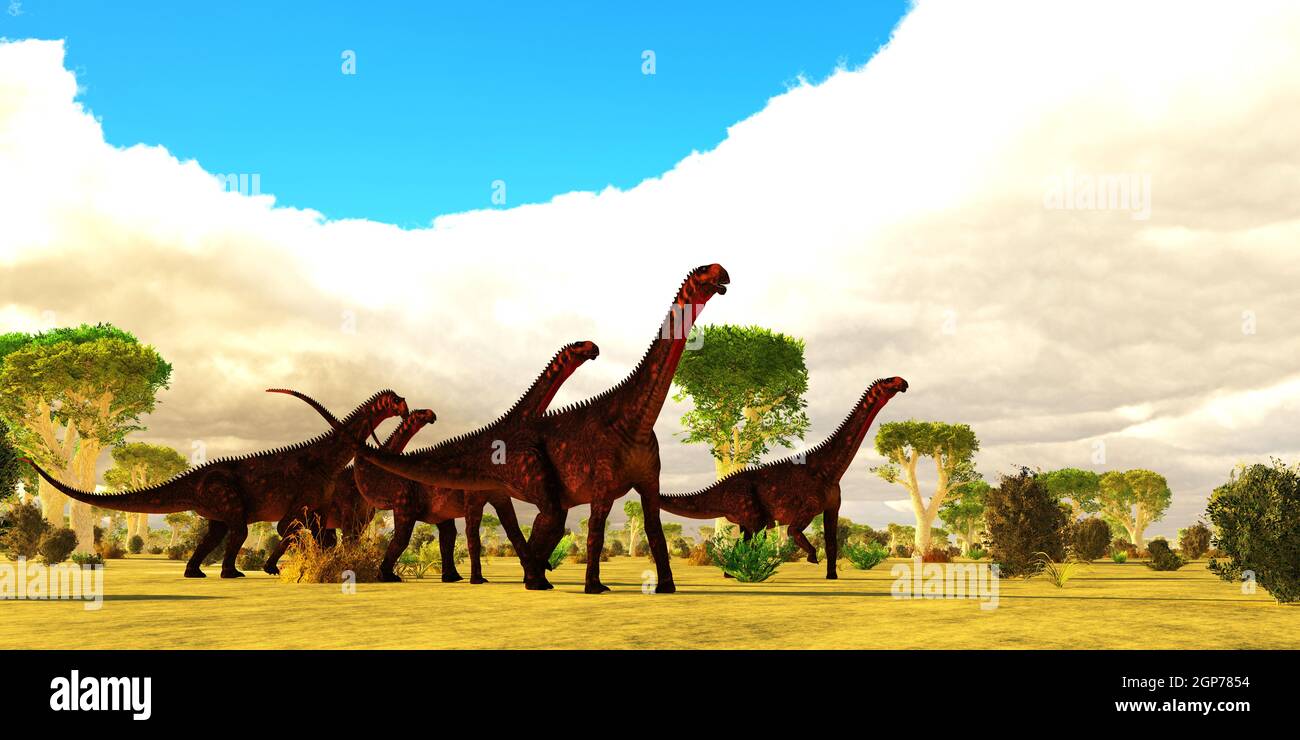 Un allevamento di dinosauri Mierasaurus sauropod viaggia insieme tra un paesaggio di alberi di quercia rossa durante il periodo cretaceo dello Utah, USA. Foto Stock