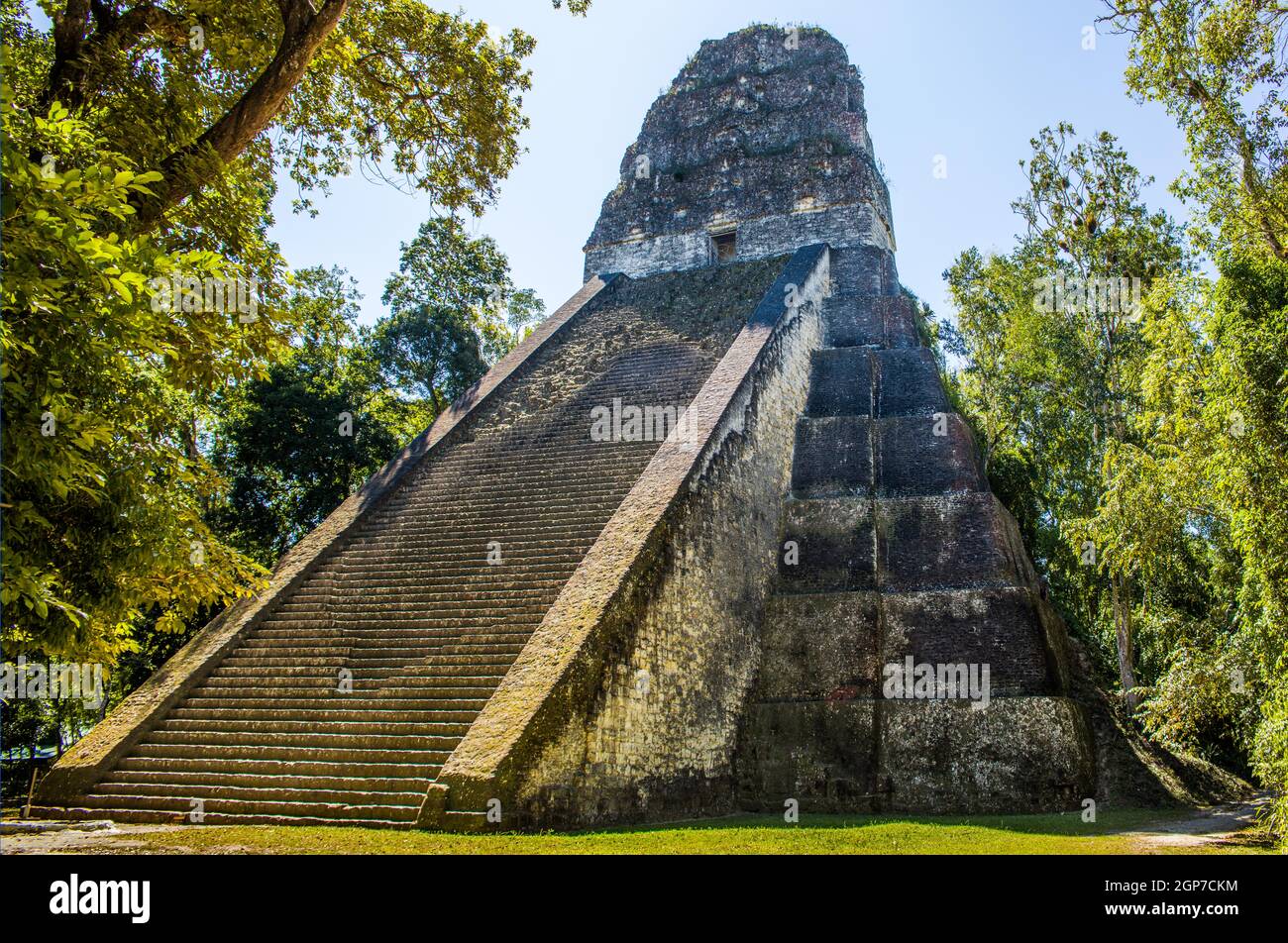 Tempio V, città rovinata maya, Tikal, Guatemala Foto Stock
