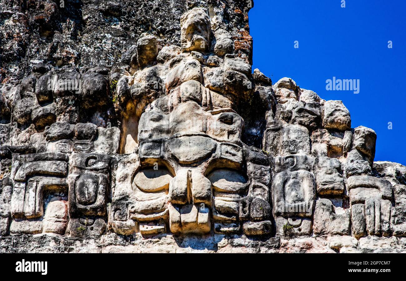 Tempio 2, dettaglio, Tempio delle maschere, città in rovina maya, Tikal, Guatemala Foto Stock