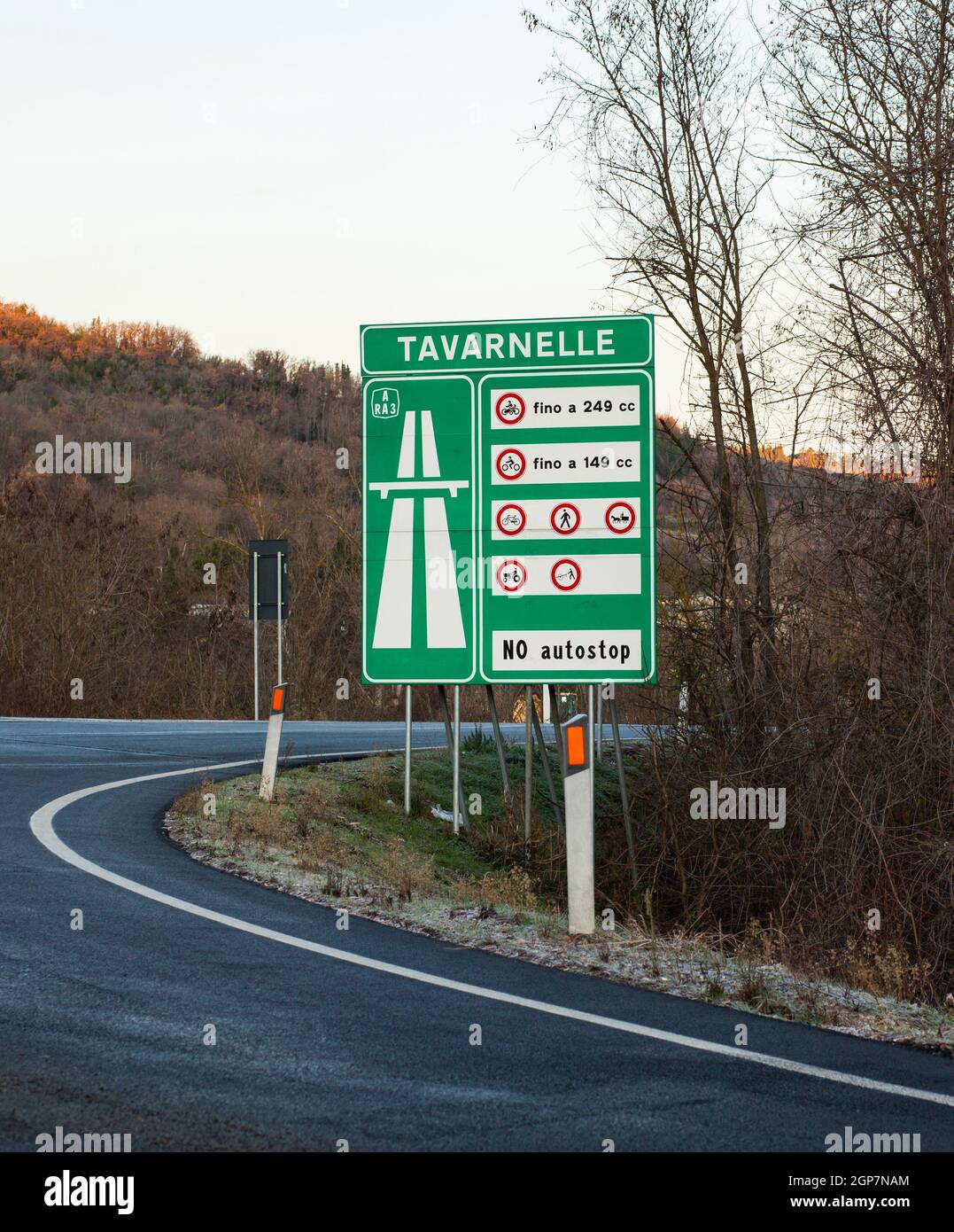 Tavarnelle Val di Pesa, Toscana, non pagato autostrada strada di collegamento. Foto Stock