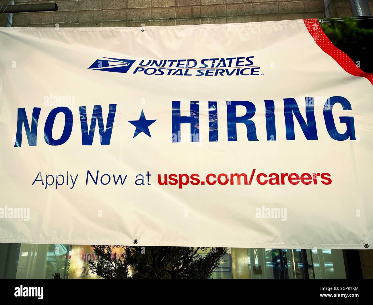 USPS Now Hiring Sign, 2021, NYC, USA Foto Stock
