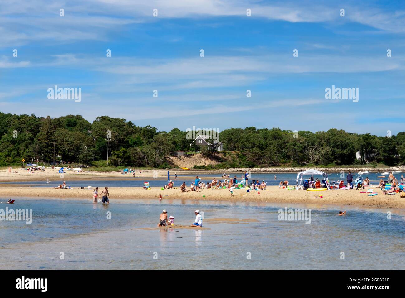 Il Jackknife/JackKnife Cove Beach di Pleasant Bay attira amanti del sole e turisti nella sua posizione tranquilla e panoramica a Chatham, Massachusetts. Foto Stock