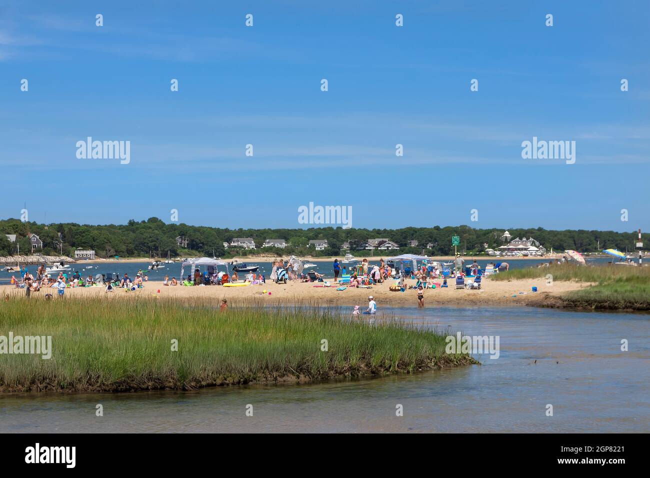 Il Jackknife/JackKnife Cove Beach di Pleasant Bay attira amanti del sole e turisti nella sua posizione tranquilla e panoramica a Chatham, Massachusetts. Foto Stock