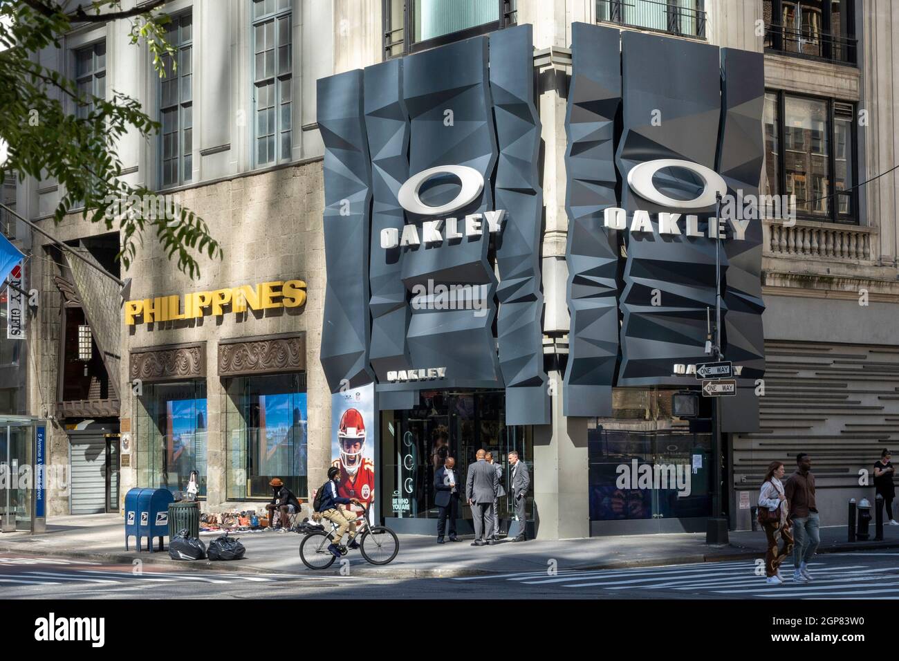 Oakley Storefront sulla Fifth Avenue a New York City, USA Foto Stock