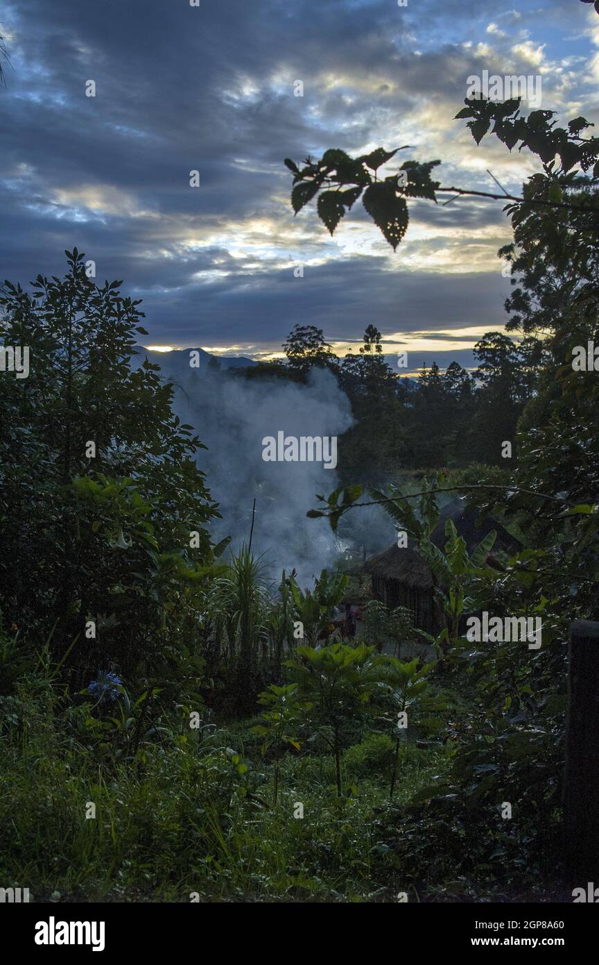 Papua Nuova Guinea; Goroka; la Stazione Missionaria Cattolica di Namta (Mefenga) guidata dai Missionari della Sacra Famiglia. Katholische Missionsstation. Foto Stock