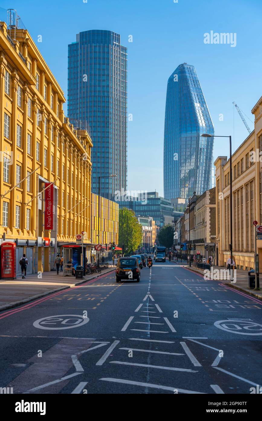 Vista dei blocchi di appartamenti alla fine di Stamford Street, Waterloo, Londra, Inghilterra, Regno Unito, Europa Foto Stock