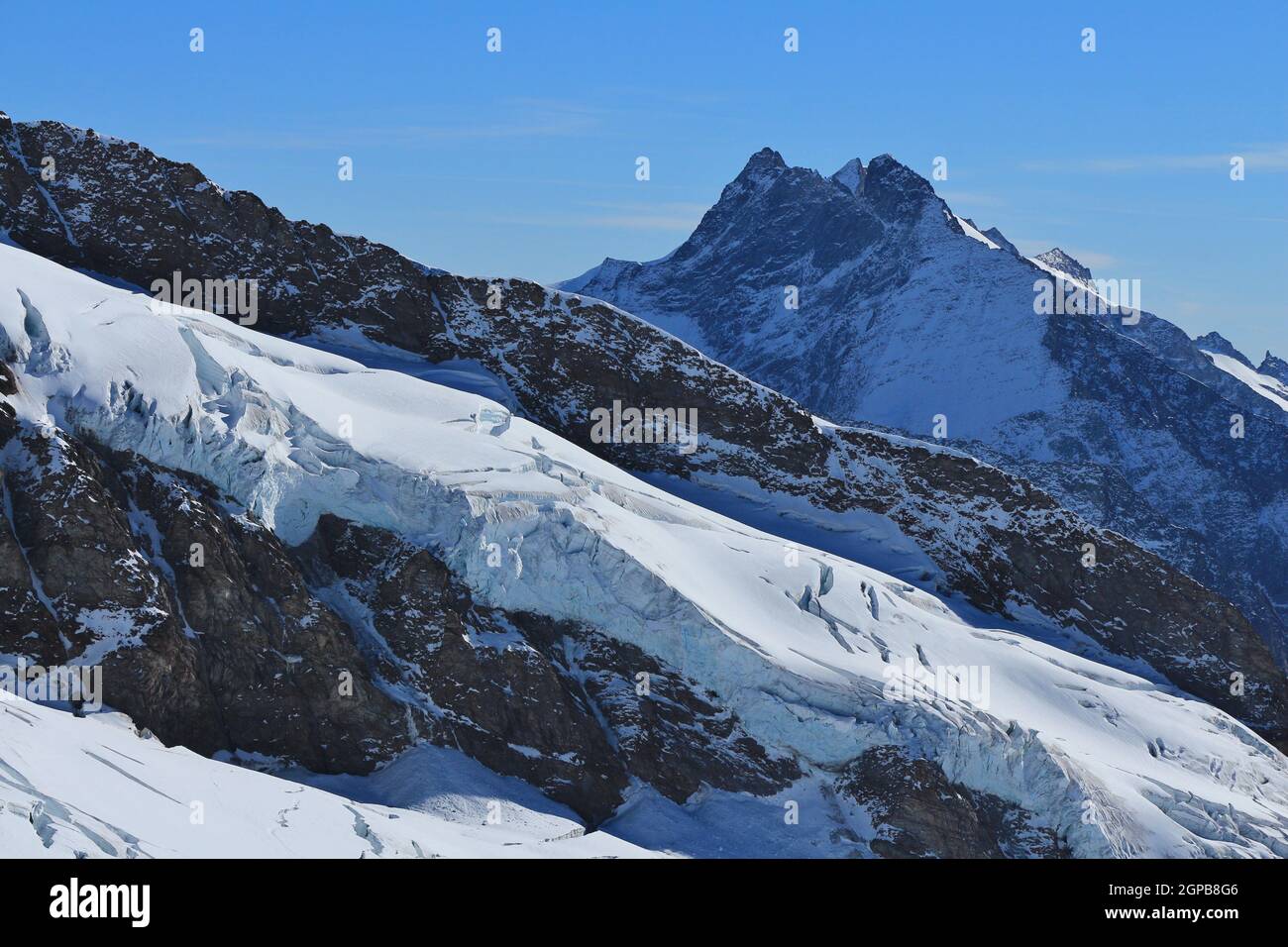 Vista dalla Jungfraujoch, ghiacciaio e Mt Fiescher Gabelhorn Foto Stock