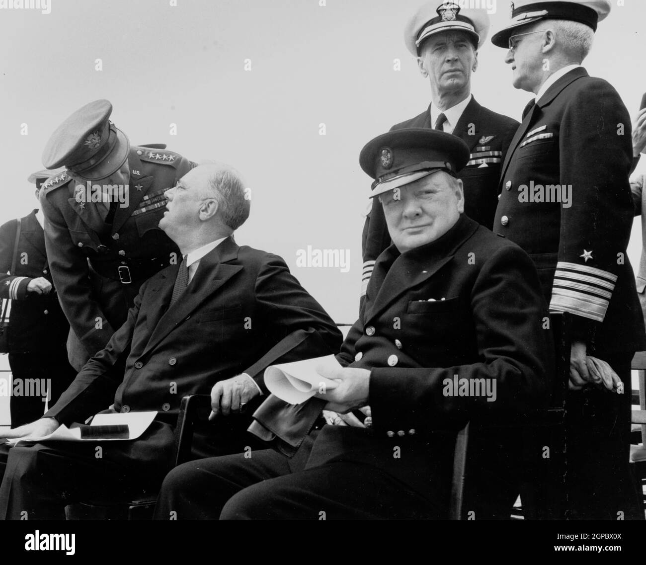 PLACENTIA BAY, TERRANOVA, CANADA - 10 agosto 1941 - Conferenza della carta atlantica, 10-12 agosto 1941.L a R (in piedi): Generale George C Marshall (le Foto Stock